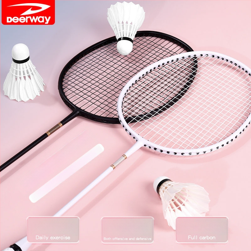 Delhui badminton raketės rinkinys – 2 raketės, svoris 75–79 g, rėmo medžiaga geležies lydinys, rankenos storis G4, tiesi raketė, įtraukta 3 kamuoliukai