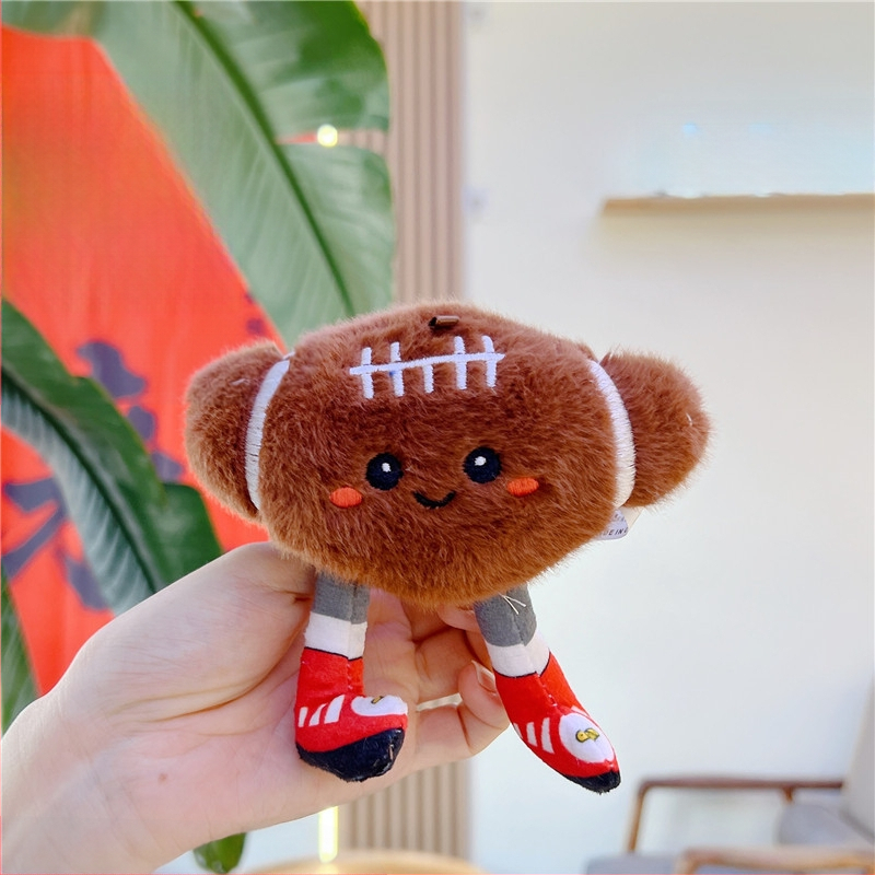 Κούκλα plush για μπρελόκ τσάντας – εξαιρετικά απαλό κοντό βελούδινο ύφασμα, γέμωση PP βάμβακι, επεξεργασία OEM με λογότυπο, κατάλληλη για ηλικίες 14+, μικρό κινούμενο παιχνίδι/μπρελόκ