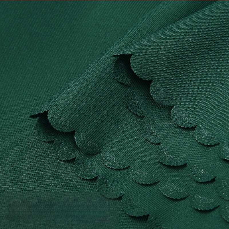 Stolnjak, 70% poliester / 30% pamuk, pravokutnog oblika, protuklizni, otporan na habanje, otporan na prašinu, otporan na ulja, toplinska izolacija, za hotele