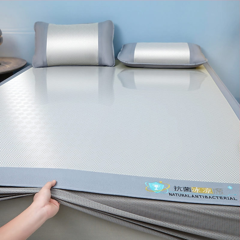 Rinkinys kilimėlių: antibakterinis ice-silk audinys, siuvinėjimas, skalbiamas, sulankstomas pritaikytas kilimėlis, viskozės pluoštas