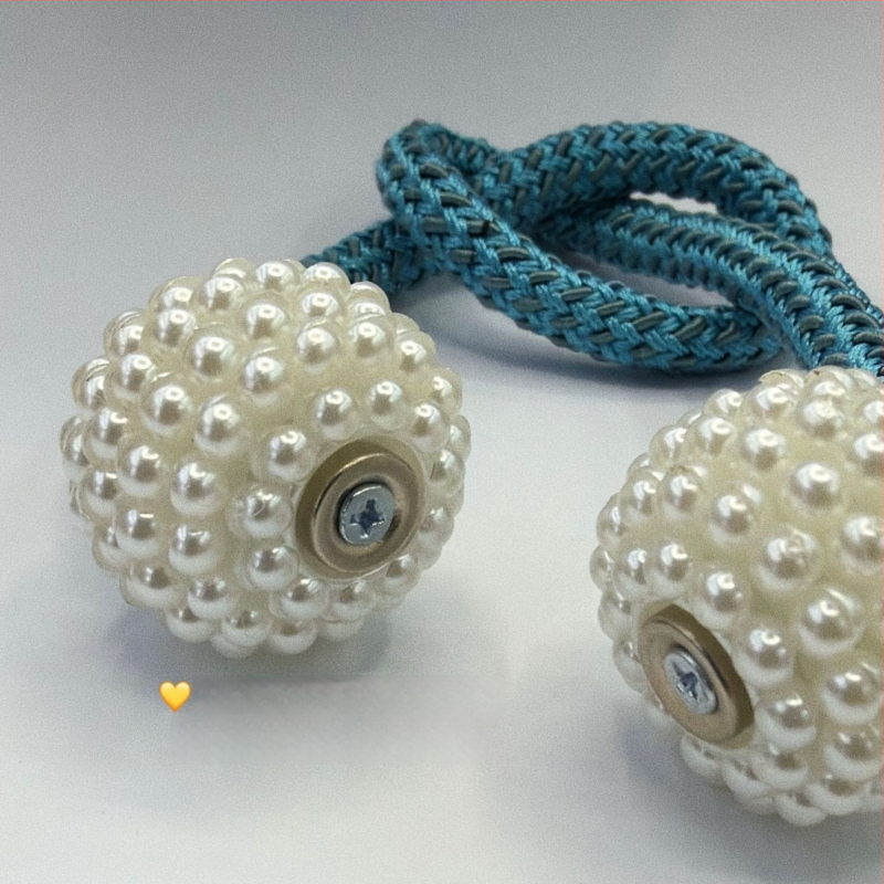 Magnetinės užuolaidų gesagtelės be gręžimo — šiuolaikinis minimalistinis dizainas — poliesteris, plastikas, magnetas — pritaikomas