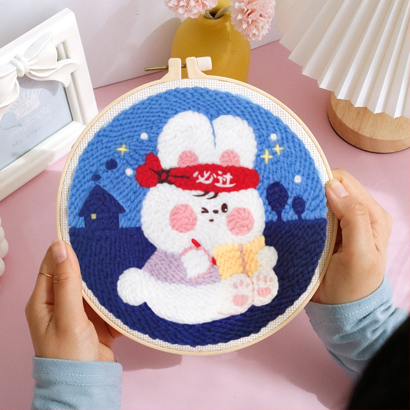 Punch Needle adatu izšuvumu komplekts – lina, karikatūra/animācijas raksts, auduma izšūšana