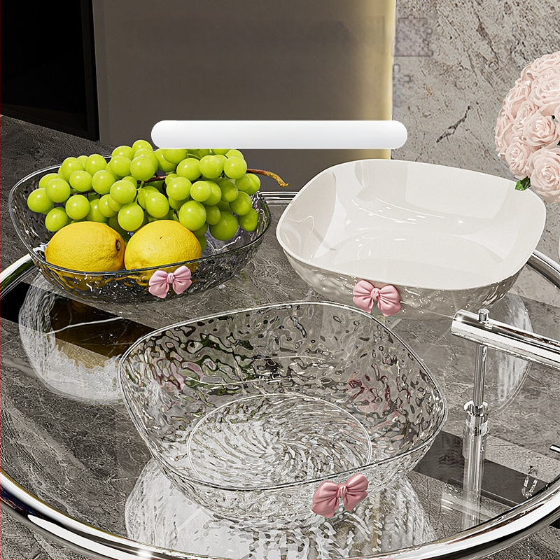 Műanyag gyümölcstál kalapált textúrával és pillangócsomó mintával, könnyed luxus retro stílus