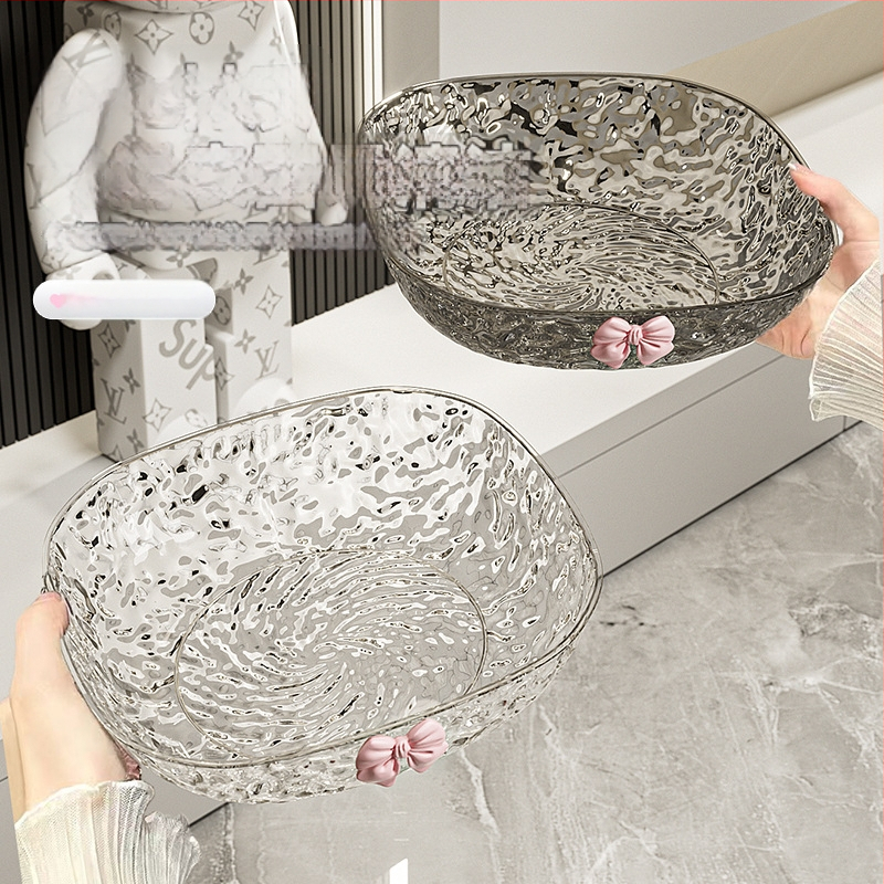 Műanyag gyümölcstál kalapált textúrával és pillangócsomó mintával, könnyed luxus retro stílus