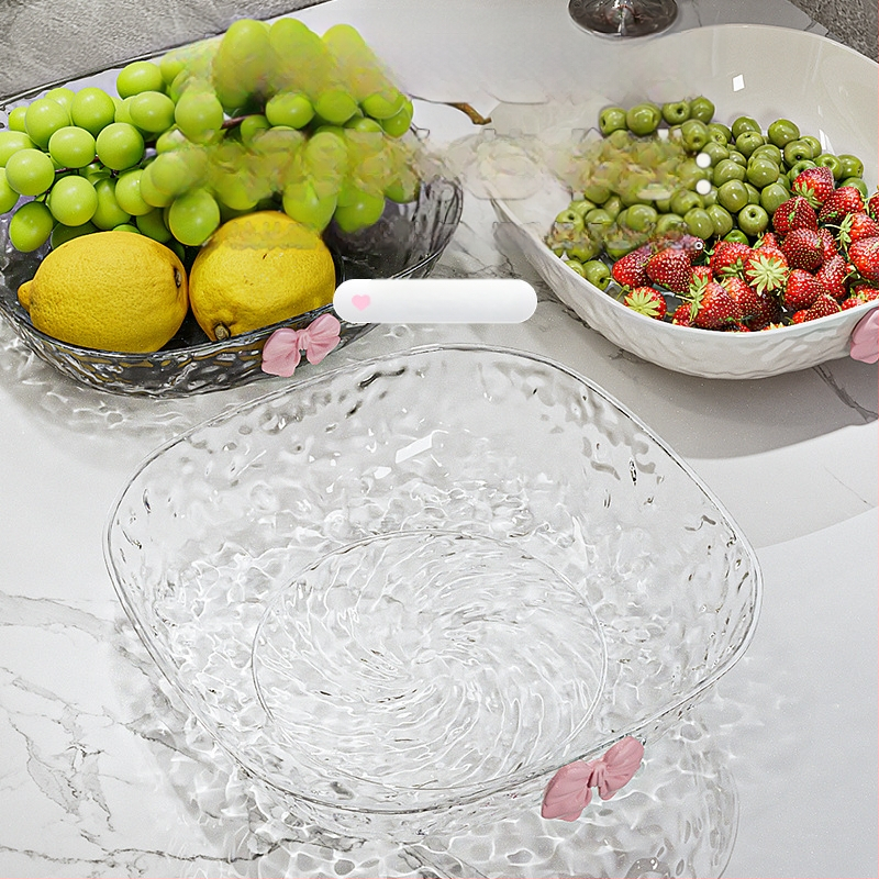 Műanyag gyümölcstál kalapált textúrával és pillangócsomó mintával, könnyed luxus retro stílus