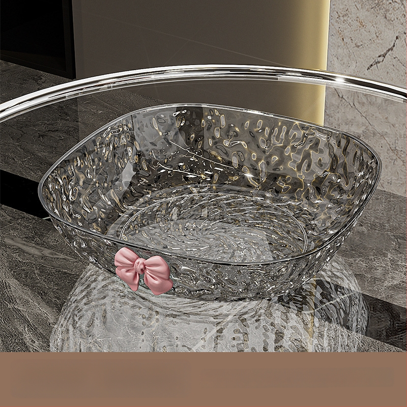 Műanyag gyümölcstál kalapált textúrával és pillangócsomó mintával, könnyed luxus retro stílus