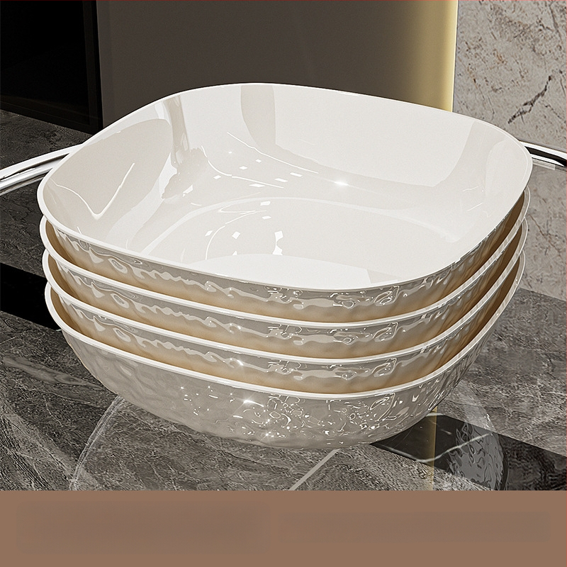 Műanyag gyümölcstál kalapált textúrával és pillangócsomó mintával, könnyed luxus retro stílus