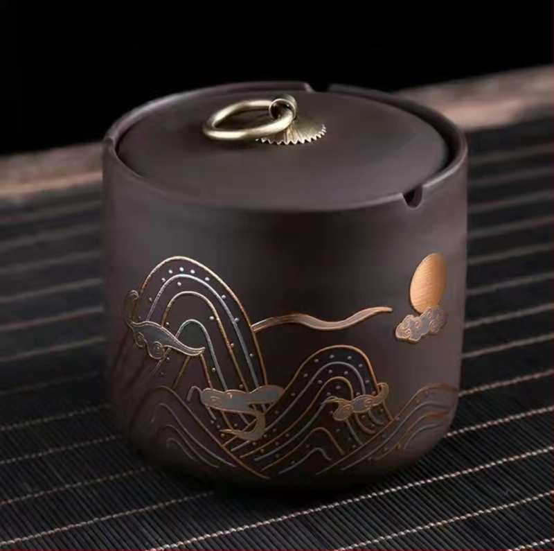 Keraamiline tuhkapott kaasiga — tuulekindel, dekoratiivne, logotüübi trükk, kohandatav