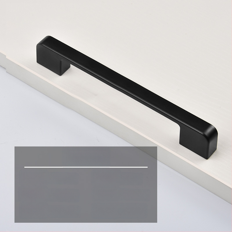 Mėbinių rankenėlė spintos, spintelės ir naktinio stalo durims; cinko lydinys; elektroplakavimas; šiuolaikinis minimalistinis stilius