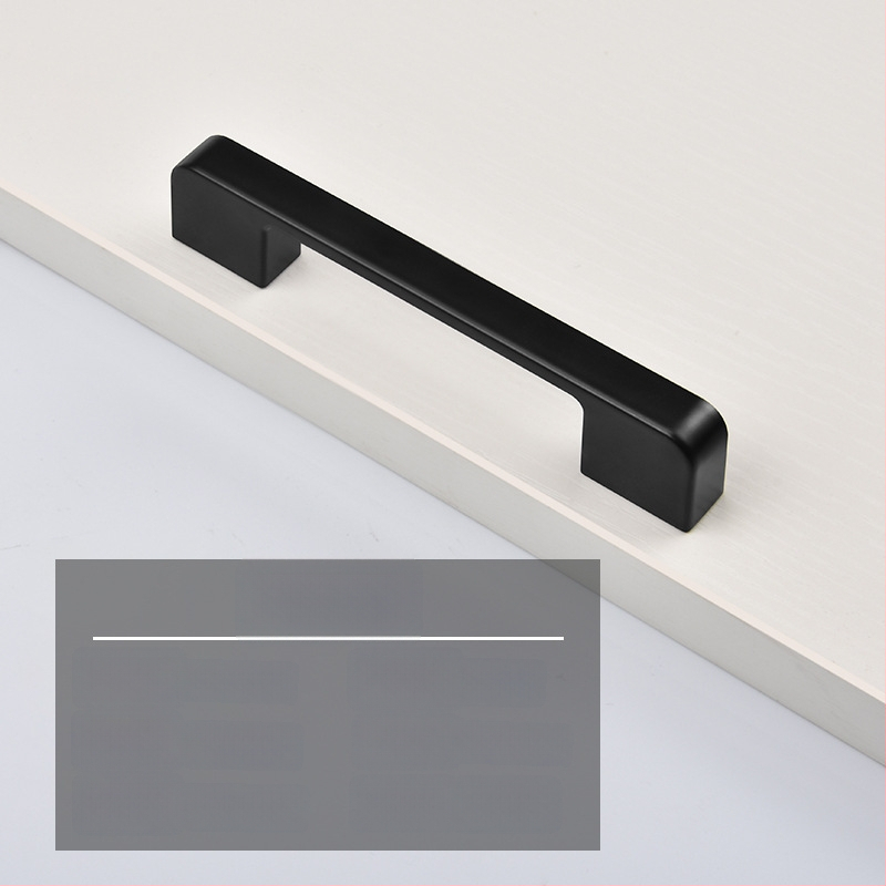 Mėbinių rankenėlė spintos, spintelės ir naktinio stalo durims; cinko lydinys; elektroplakavimas; šiuolaikinis minimalistinis stilius