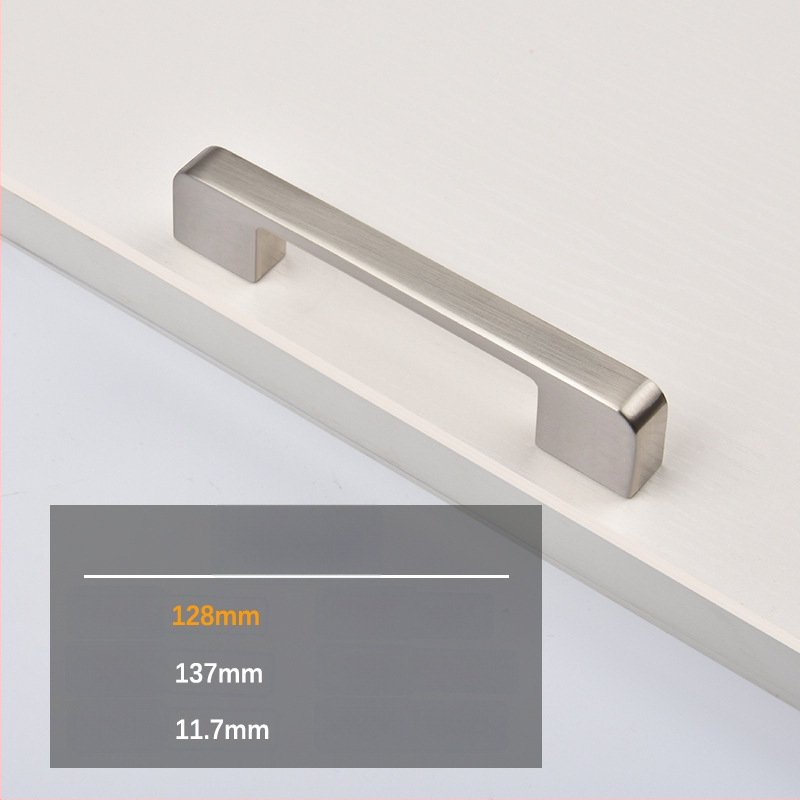 Mėbinių rankenėlė spintos, spintelės ir naktinio stalo durims; cinko lydinys; elektroplakavimas; šiuolaikinis minimalistinis stilius