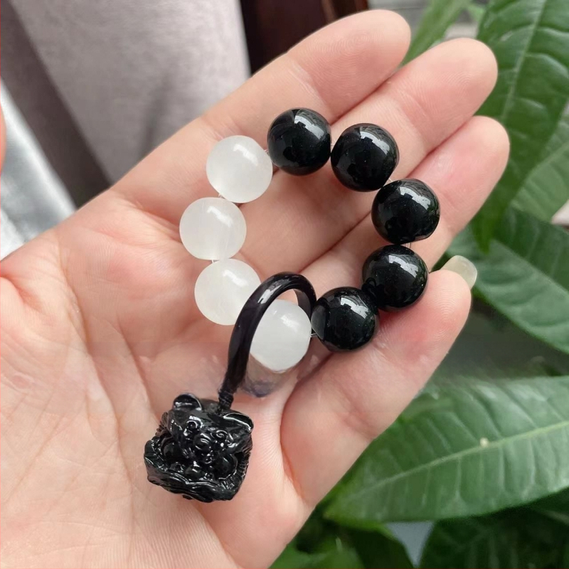 Stikla pērlīšu rokassprādze, rokām darināta, retro stils, pilienveida forma, 27 pērlīšu