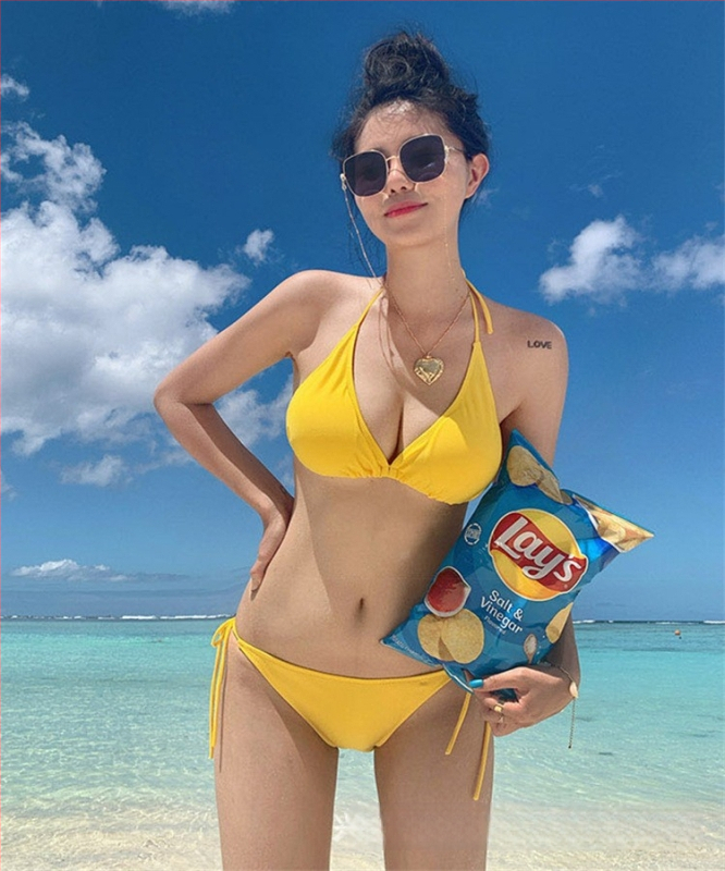 Trikampės formos bikini viršus su push-up pagalvėlėmis, Lace-Up dirželiai, atvira nugara, vienspalvis modelis, nailonas su Spandex pamušalu, maudymosi kostiumėlis