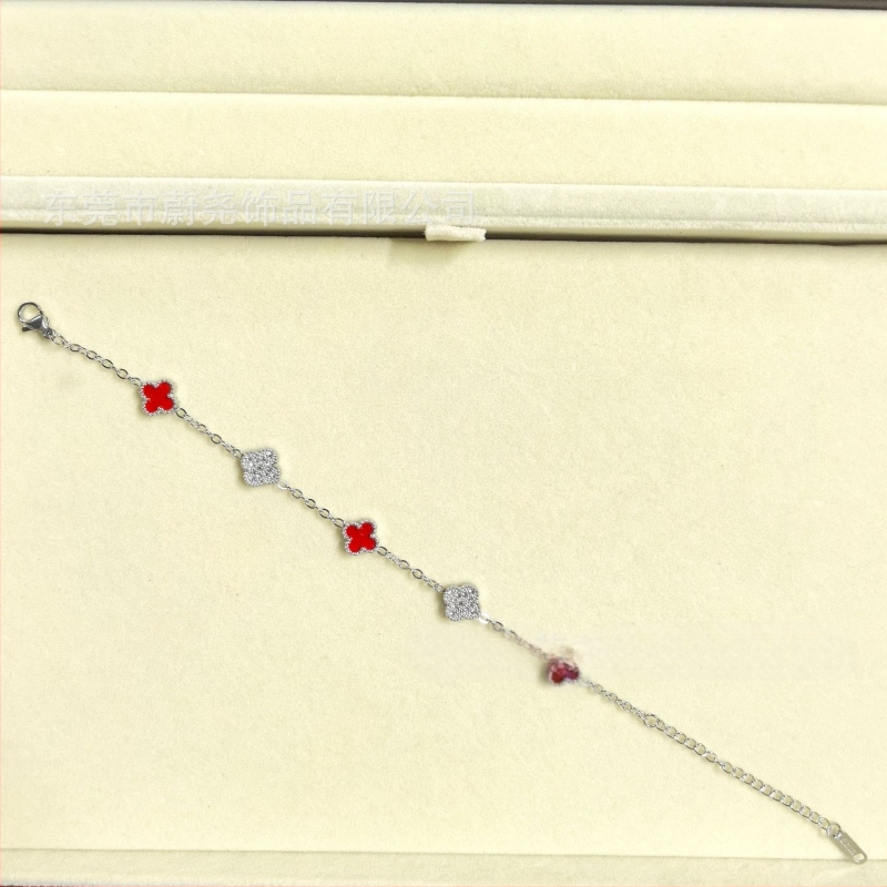 Гривна с четирилистна детелина от титаново стомано, циркон, унисекс, модерен стил, пролет 2025