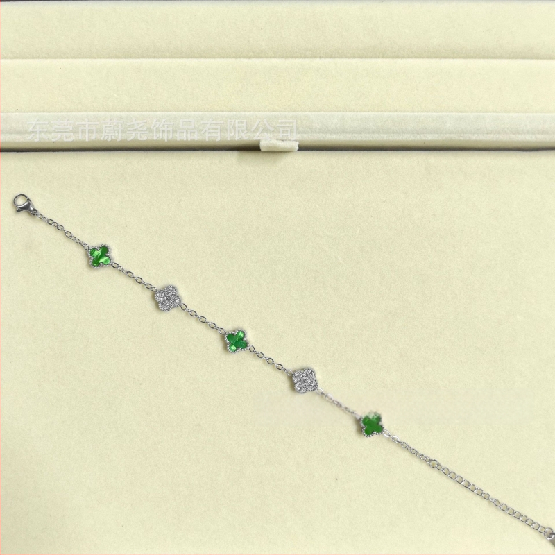 Гривна с четирилистна детелина от титаново стомано, циркон, унисекс, модерен стил, пролет 2025