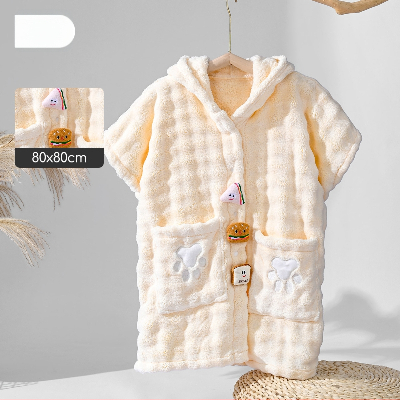 Vaikų nešiojamas vonios chalatas iš coral fleece, sugeria vandenį ir greitai džiūsta, audinio svoris 100–120 g/m², tinkamas plaukiojimui ir maudynėms