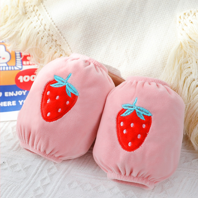 Vaikų rankovių apsauga, karikatūrinis modelis, siuvinėti, krištolo veliūras, antišvarumas, rudens–žiemos (Medžiaga: krištolo velvetas; Modelis: karikatūra; Apdorojimo būdas: siuvinėjimas; Funkcija: antišvarumas; Sezona: ruduo–žiema)