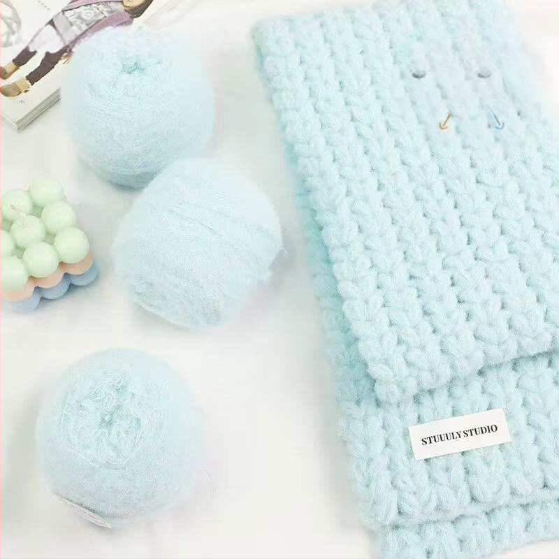 6-szálas Marshmallow mousse fonal horgoláshoz és kézi kötéshez — semi-worsted, felhő-szerű textúra tejwafla