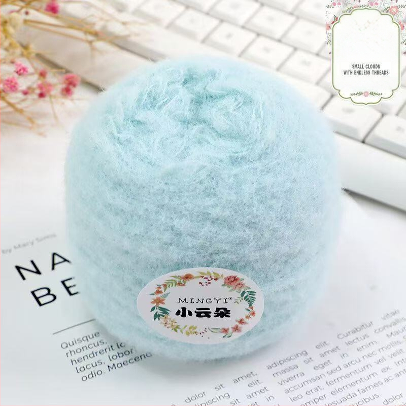 6-szálas Marshmallow mousse fonal horgoláshoz és kézi kötéshez — semi-worsted, felhő-szerű textúra tejwafla