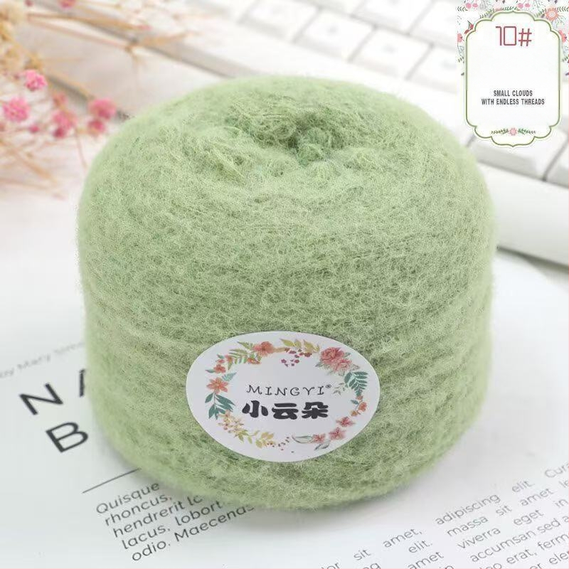 6-szálas Marshmallow mousse fonal horgoláshoz és kézi kötéshez — semi-worsted, felhő-szerű textúra tejwafla