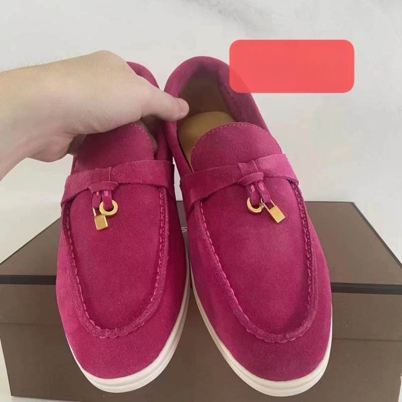 Unisex suede loaferiai, slip-on, apvali nosis, avies odos viršus, gumos padas