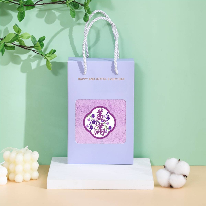 Koszorúslányoknak szóló két darabos hímzett törölköző szett; 260 g korall fleece fonal; hímzés és hajtás; testreszabás elérhető