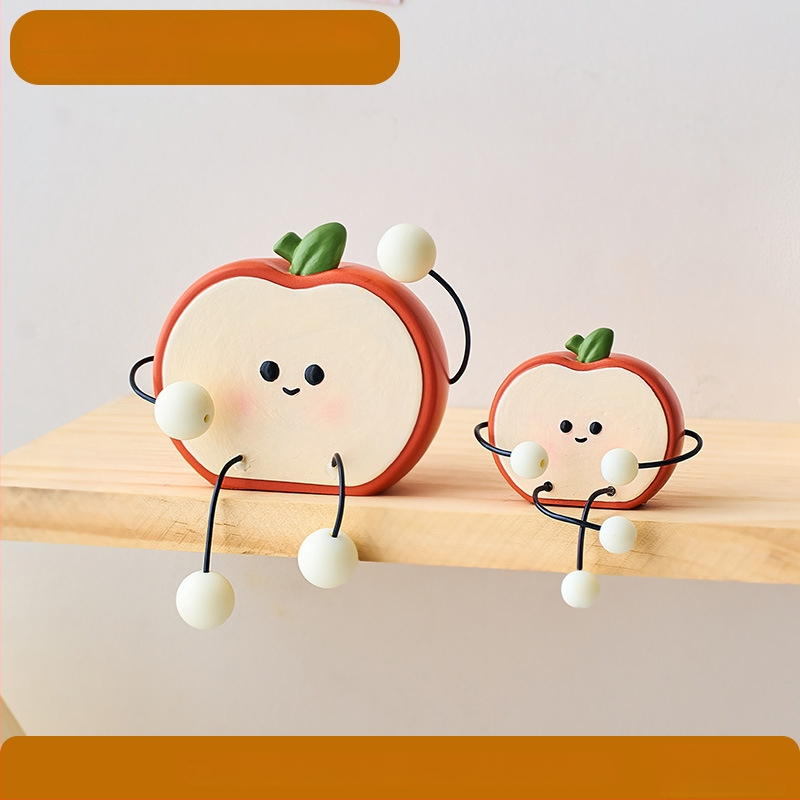 Μικρή διακοσμητική κούκλα από ρητίνη για οικιακό γραφείο — χαρακτική και λεία επεξεργασία, δώρο γενεθλίων