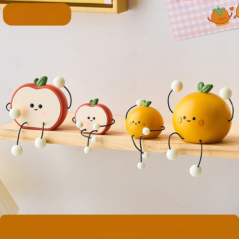 Μικρή διακοσμητική κούκλα από ρητίνη για οικιακό γραφείο — χαρακτική και λεία επεξεργασία, δώρο γενεθλίων