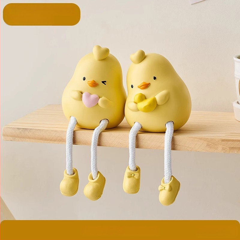 Μικρή διακοσμητική κούκλα από ρητίνη για οικιακό γραφείο — χαρακτική και λεία επεξεργασία, δώρο γενεθλίων