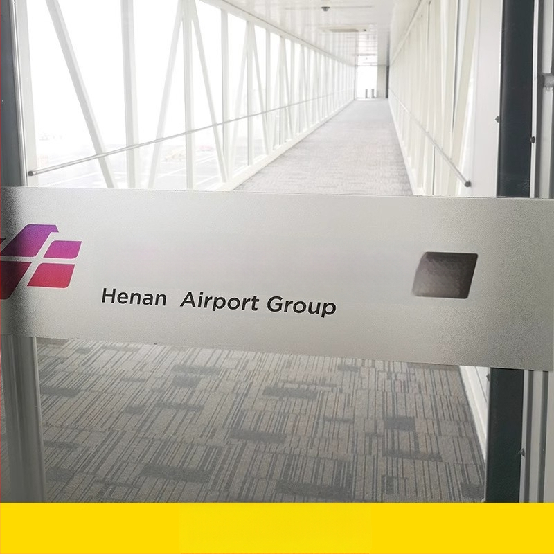 PVC plėvelė biuro stiklo durims, lipni, šiuolaikinis minimalistinis stilius, vieno tono raštas, pritaikoma