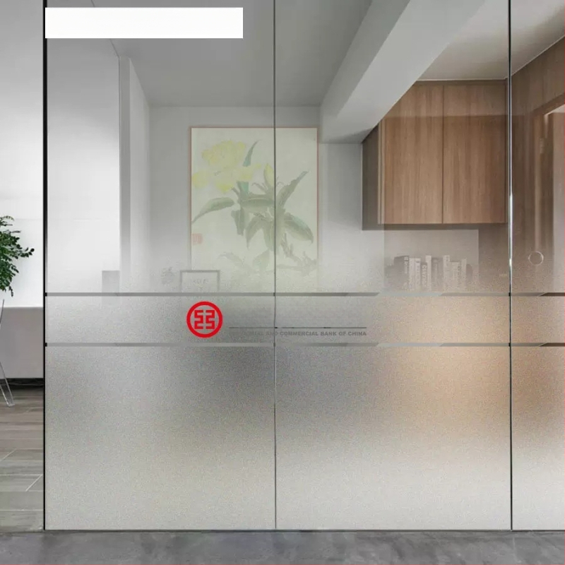 PVC plėvelė biuro stiklo durims, lipni, šiuolaikinis minimalistinis stilius, vieno tono raštas, pritaikoma