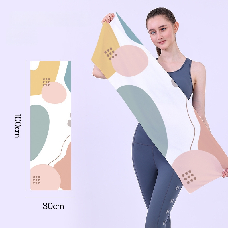 Gyorsan száradó sporttörölköző, kétoldali velúr felület, testreszabható logóval, könnyű (<50 g), nedvszívó