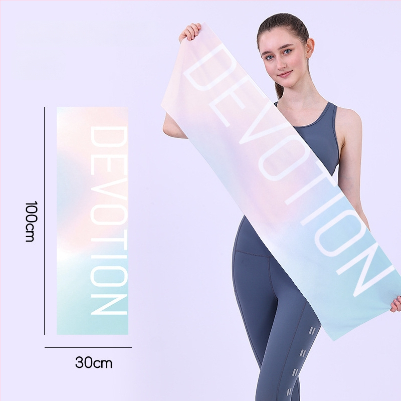 Gyorsan száradó sporttörölköző, kétoldali velúr felület, testreszabható logóval, könnyű (<50 g), nedvszívó