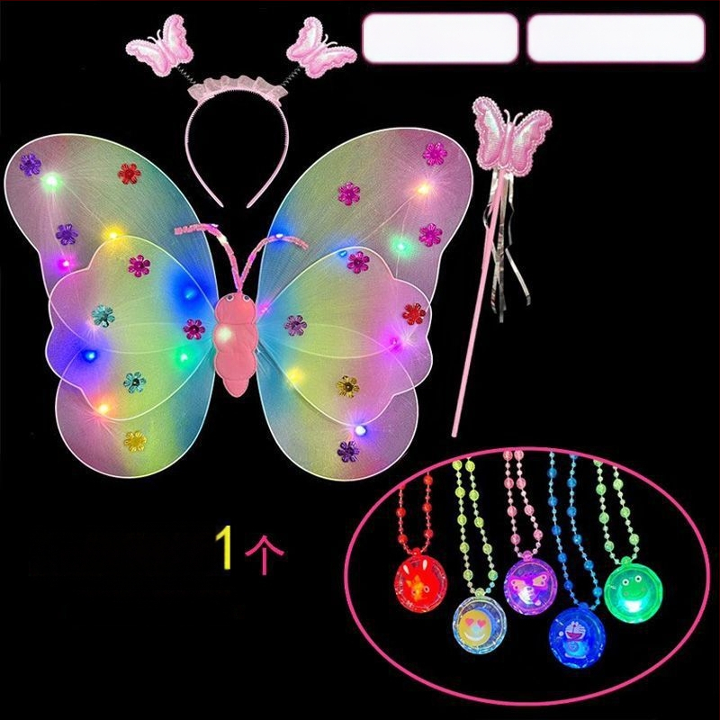 Mergaičių švytintys drugelių sparnai — audinys, animacinis stilius, sceninis rekvizitas