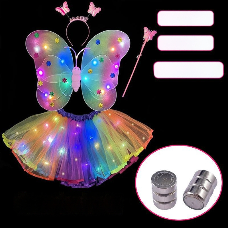 Mergaičių švytintys drugelių sparnai — audinys, animacinis stilius, sceninis rekvizitas