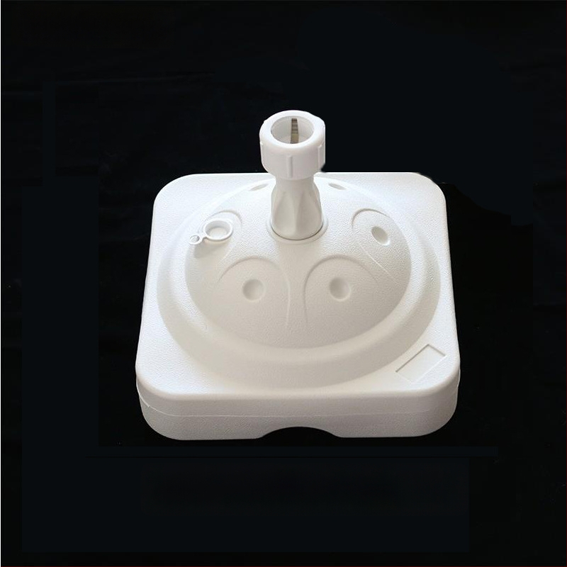 Baliono arkos pagrindas su vandeniu užpildyta baze – aliuminio folijos medžiaga; žaislinis balionas; nežemiško pobūdžio forma