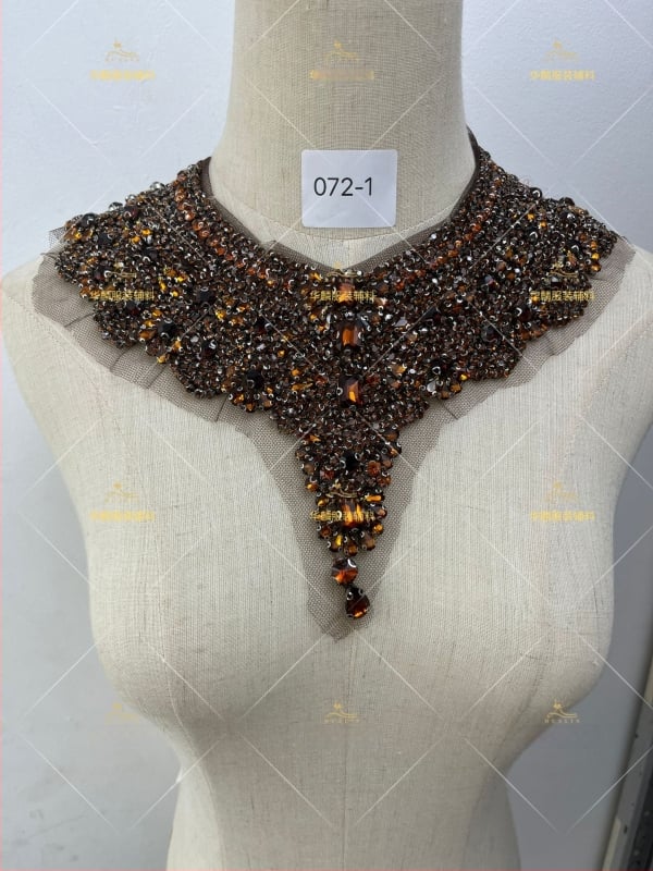 Απλίκα για λαιμό με κεντήματα από χάντρες και κρύσταλλα - Βαρύ χειροποίητο κέντημα, DIY αξεσουάρ για νυφικά και χορευτικά φορέματα