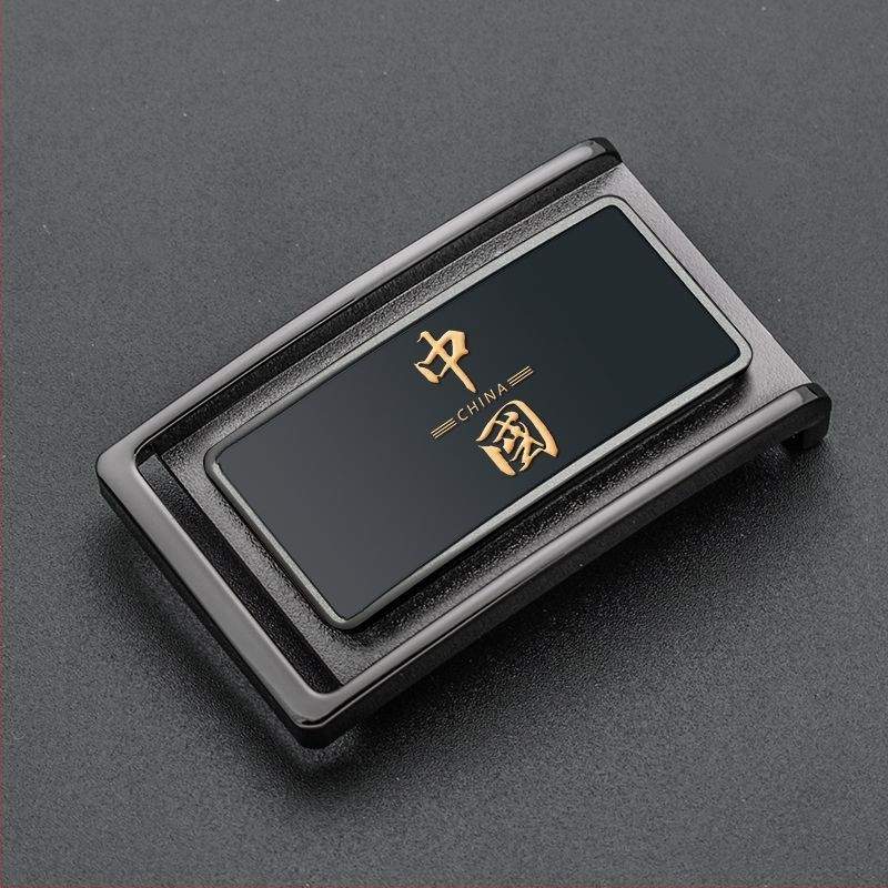 Diržo sagtis su smeigtuku, kasdienis stilius, 2025 m. pavasaris