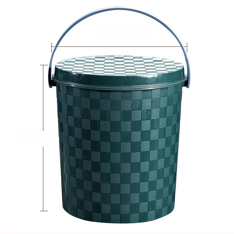 Plastist paksenenud kaasaskantav ämber käepideme ja kaanega koduseks kasutuseks, kalapüügiks, auto pesuks ja hoiustamiseks