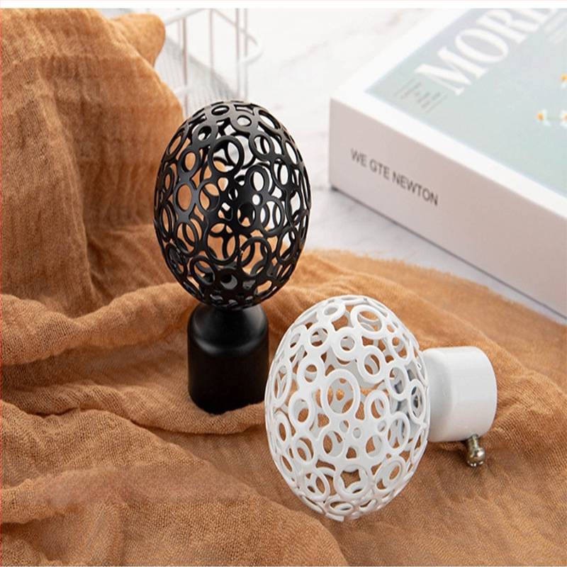 Geležinė užuolaidų lazdelės galva – kabinimo tipas, modelis 22/28 stulpai, užuolaidų priedai