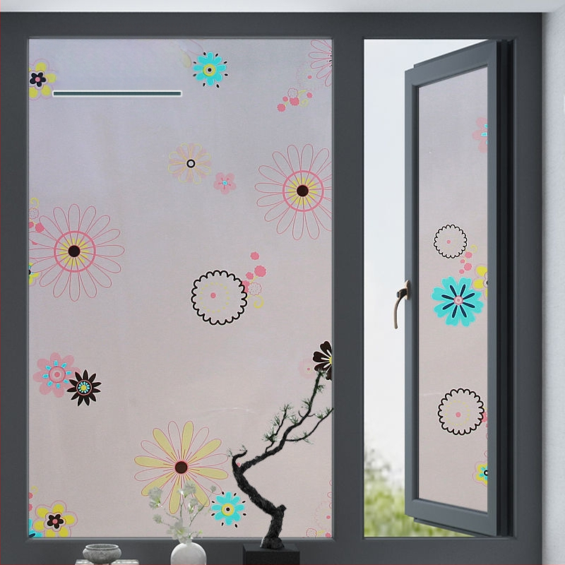 PVC lango filmas privatumo užtikrinimui su augalų motyvu, matinė apdaila, tinkama voniai ir stiklinėms durims – paprastas ir modernus stilius