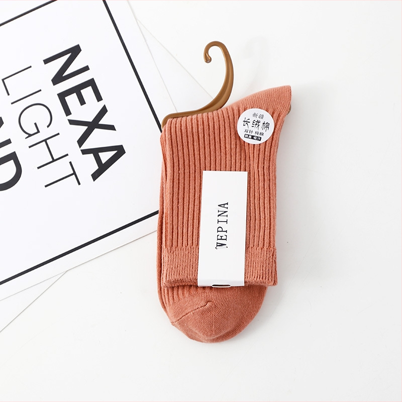 Vyriškos medvilnės kojinės, vidutinio ilgio, neslystančios, sugeria prakaitą ir mažina kvapą (90–95% medvilnė; vidutinio ilgio vamzdelio aukštis; dvigubo mezgimo)