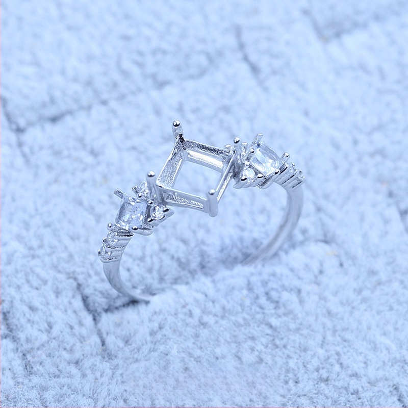 S925 sidabro dengtų žiedų laikiklis su snaigės dizainu, Moissanite ir cirkonio akcentai, varinis geometrinis rodinys, elektro platinimas
