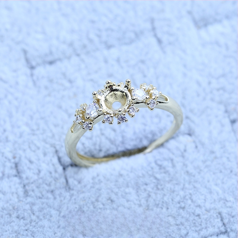 S925 sidabro dengtų žiedų laikiklis su snaigės dizainu, Moissanite ir cirkonio akcentai, varinis geometrinis rodinys, elektro platinimas