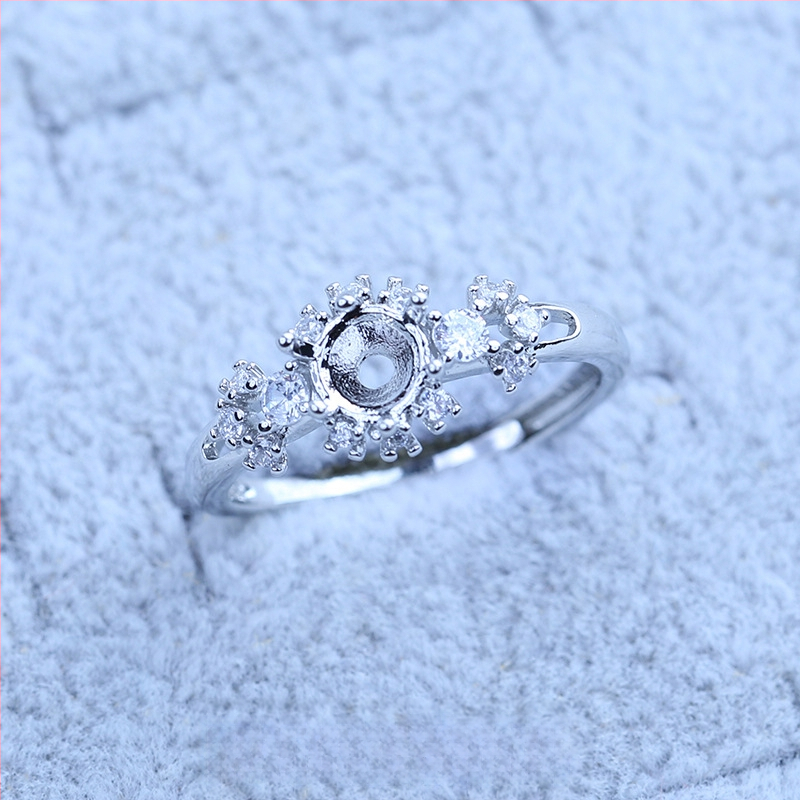 S925 sidabro dengtų žiedų laikiklis su snaigės dizainu, Moissanite ir cirkonio akcentai, varinis geometrinis rodinys, elektro platinimas