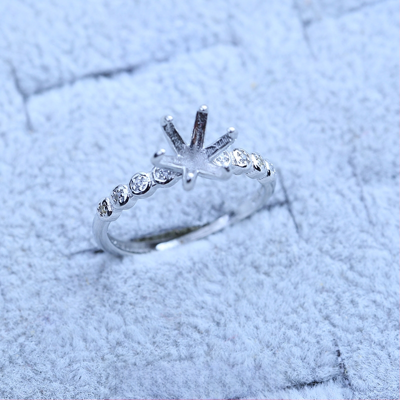 S925 sidabro dengtų žiedų laikiklis su snaigės dizainu, Moissanite ir cirkonio akcentai, varinis geometrinis rodinys, elektro platinimas