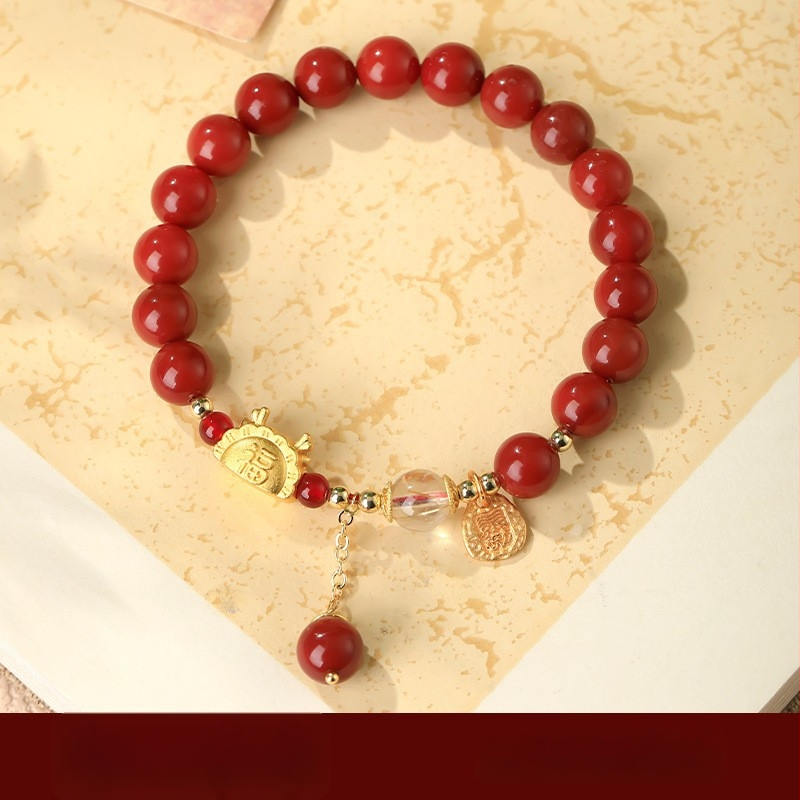 Гривна от южен червен агат — полирана, унисекс, стил свеж и сладък, форми: звезда/геометрична, пролет 2025