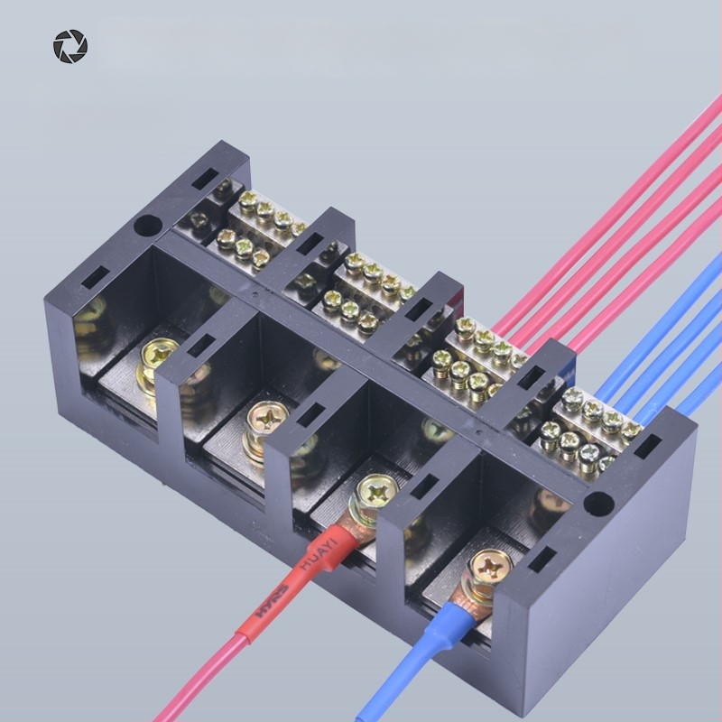 Kõrge võimsusega terminaliblokk 380V, 4 sisendi ja 16 väljundi, kolmesfaasiline neljajuhtmeline jaotussüsteem, 300A