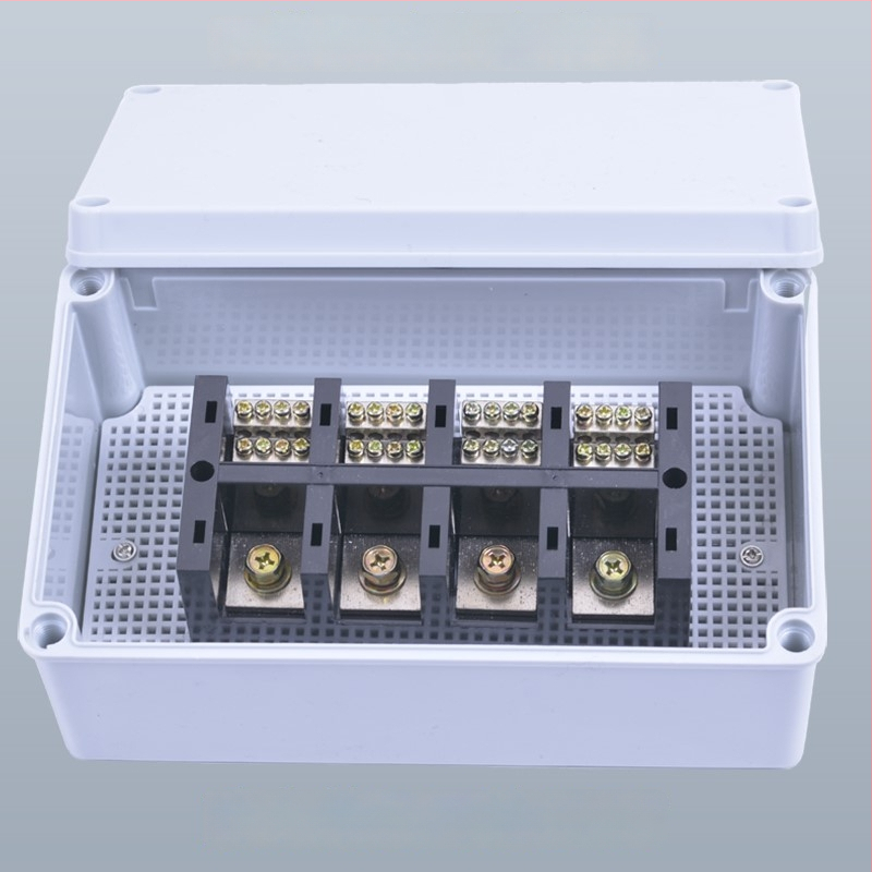 Kõrge võimsusega terminaliblokk 380V, 4 sisendi ja 16 väljundi, kolmesfaasiline neljajuhtmeline jaotussüsteem, 300A