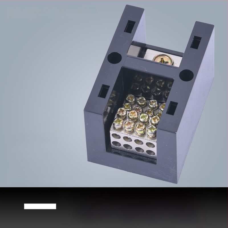 Kõrge võimsusega terminaliblokk 380V, 4 sisendi ja 16 väljundi, kolmesfaasiline neljajuhtmeline jaotussüsteem, 300A